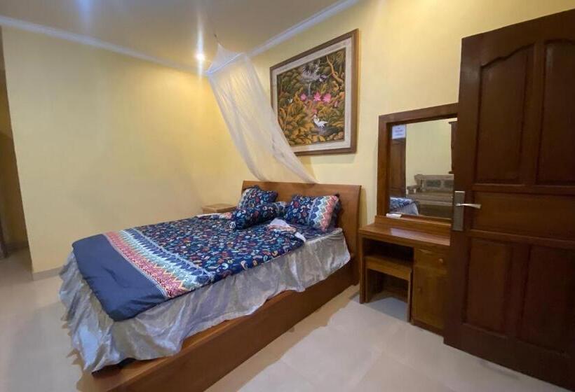 חדר דחוקס עם מיטת קינג, Capital O 93844 Arta Adi Homestay