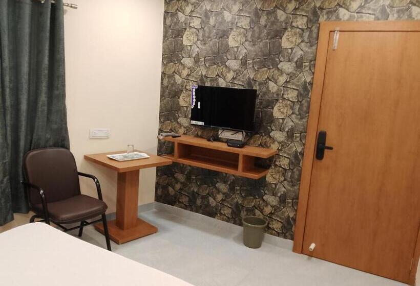 豪华房间, Paradise Inn