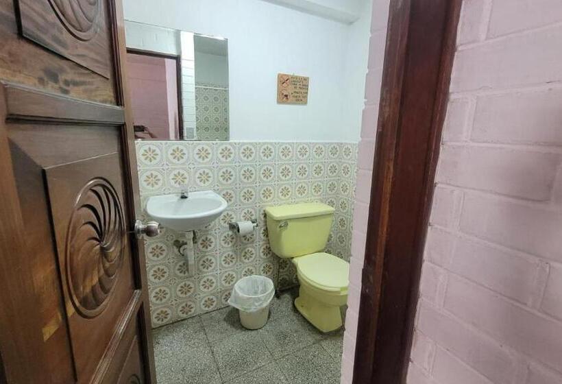 اتاق استاندارد, Royal Palace Hostal