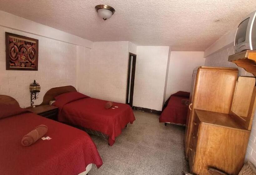 اتاق استاندارد چهار تخته, Royal Palace Hostal