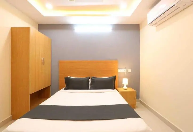 Classic Kolmen Hengen Huone, Super Townhouse Gachibowli Near Sky View