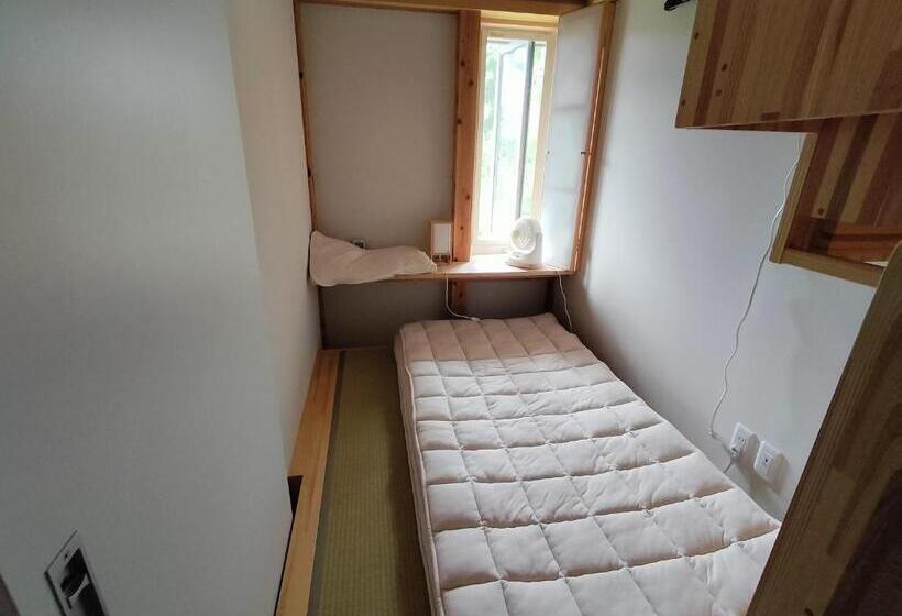 Economy Room, 能登島ゲストハウスうたたね