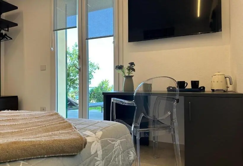 اتاق لوکس با چشم‌انداز دریا, B&b Perla Sul Mare
