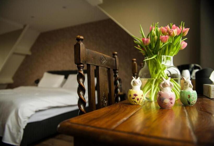 חדר סטנדרט, Eetcafé Punt