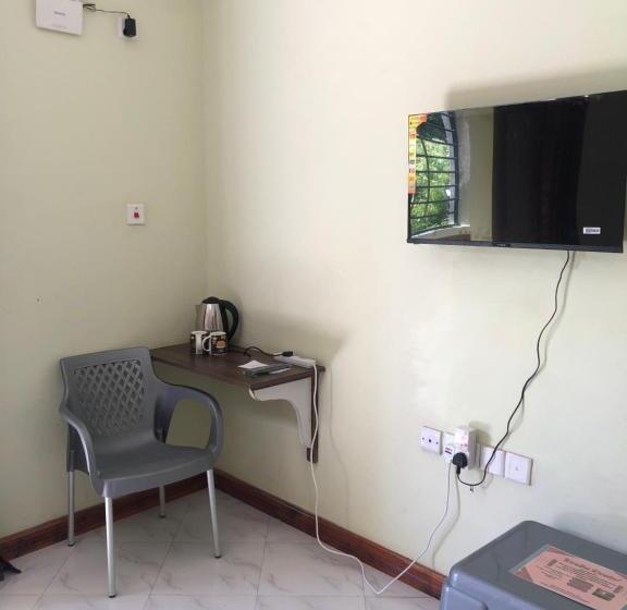 اتاق اکونومی, Kwetunyumbani Away From Home