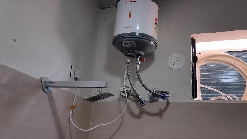 标准间, Priyanka Hotel & Restaurant Khatushyam Ji