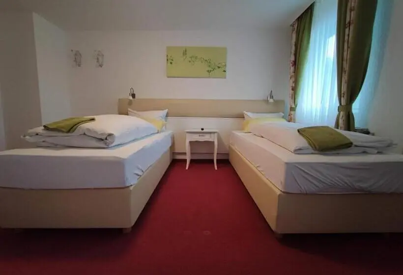 Standard-huone, Room In Guest Room   Pension Forelle   Doppelzimmer