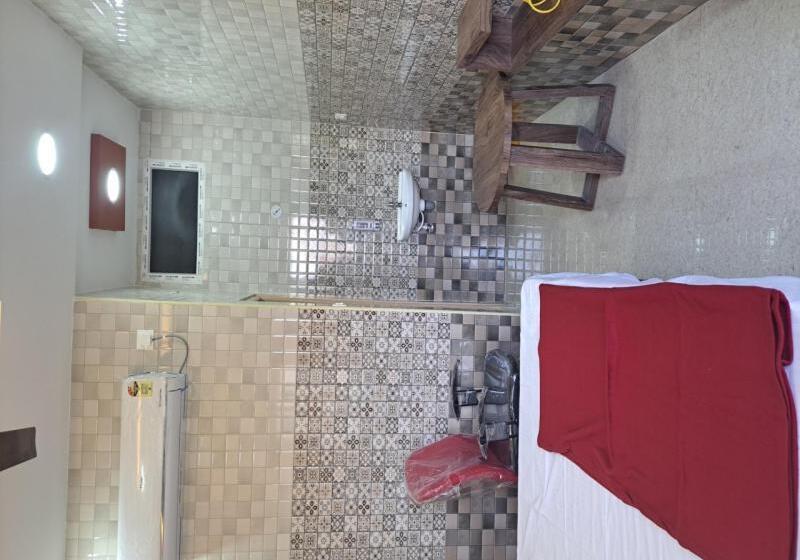 غرفة ديلوكس, Bk Stays