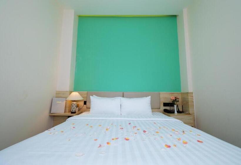 استودیوی لوکس, Khách Sạn Phước Lộc Thọ 2   福禄寿