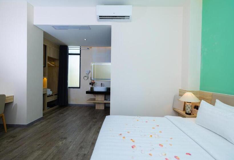 استودیوی لوکس, Khách Sạn Phước Lộc Thọ 2   福禄寿