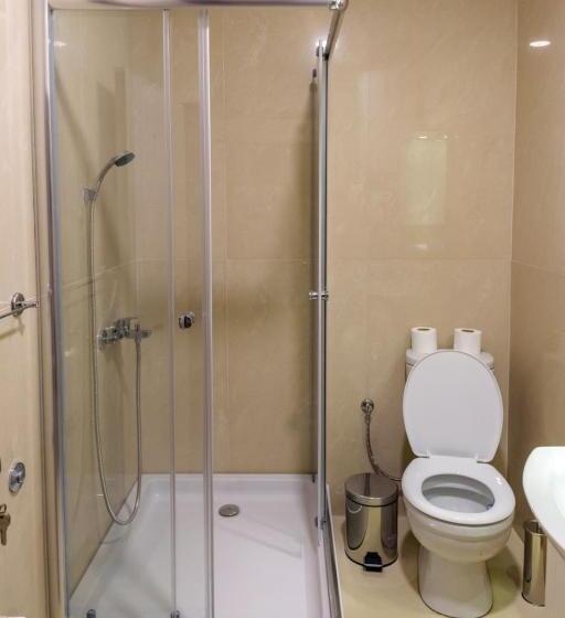 اتاق خانوادگی, Noble House