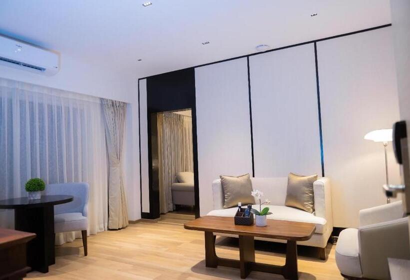 带阳台套房, Shulem Boutique