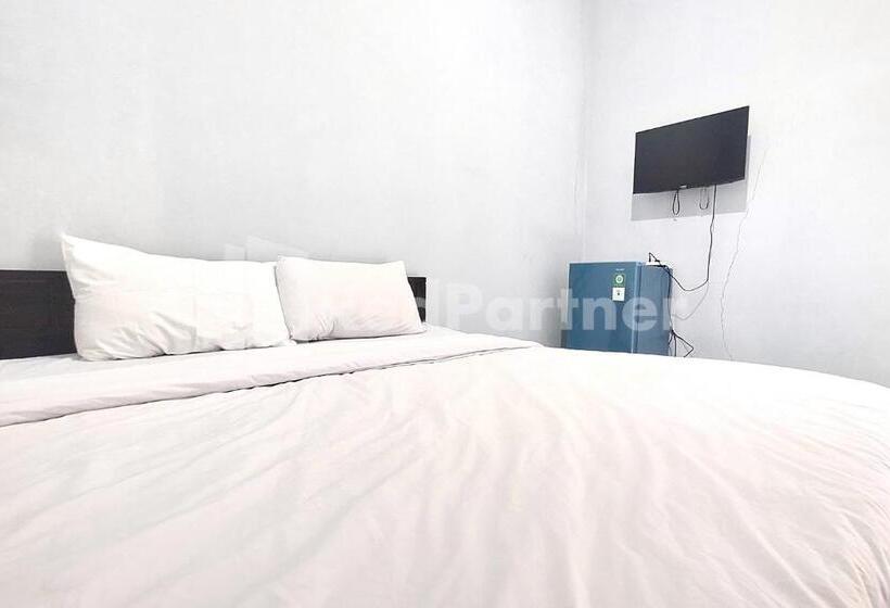 Номер Deluxe, Vins Homestay Kroya Mitra Reddoorz
