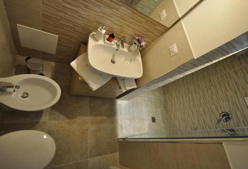 スタンダードスタジオ, B&b Corte Regina Esther