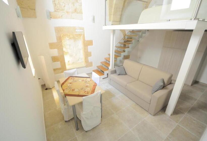 スタンダードスタジオ, B&b Corte Regina Esther