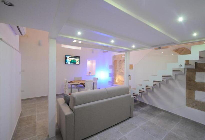 スタンダードスタジオ, B&b Corte Regina Esther