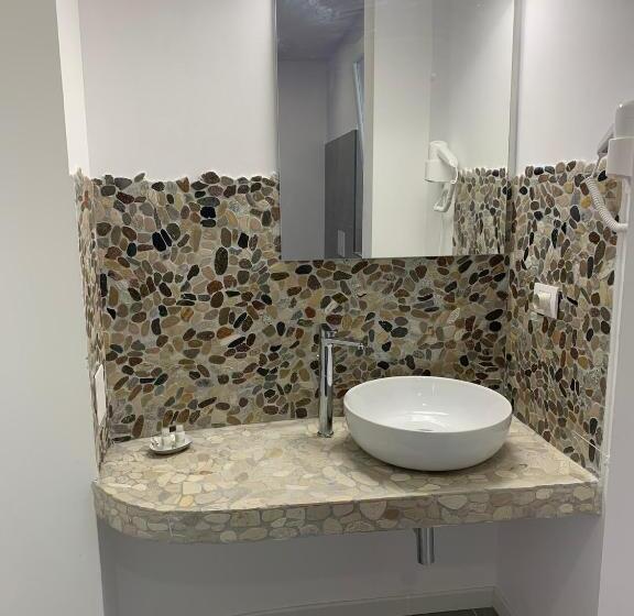 سوئیت با وان آب گرم, Caos Calmo