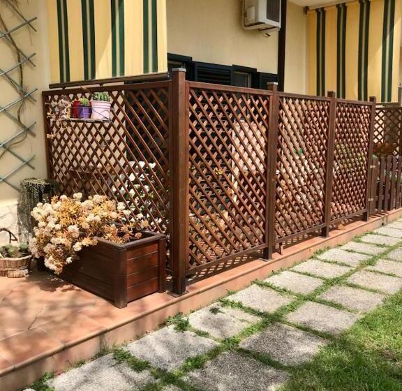 低层单卧公寓, I Lecci Guesthouse