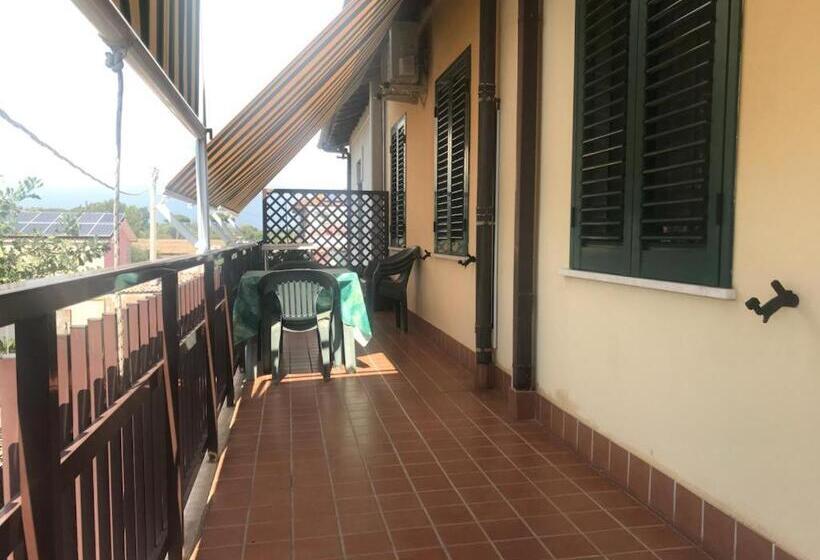 带1个卧室的带阳台的公寓, I Lecci Guesthouse