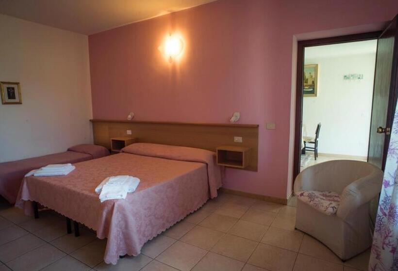 带1个卧室的带阳台的公寓, I Lecci Guesthouse