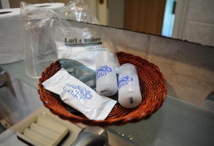 اتاق استاندارد چهار تخته, Villa Chiara