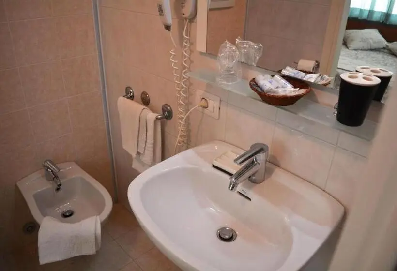 スタンダード４人部屋, Villa Chiara