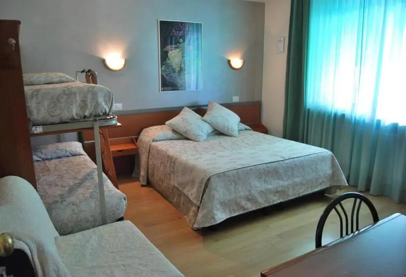 スタンダード４人部屋, Villa Chiara