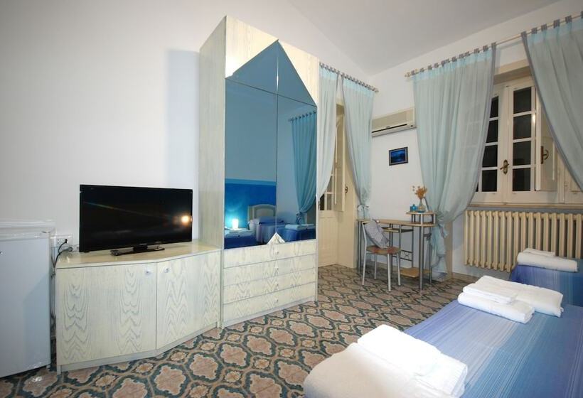 اتاق استاندارد چهار تخته, Villa Quattro Pini