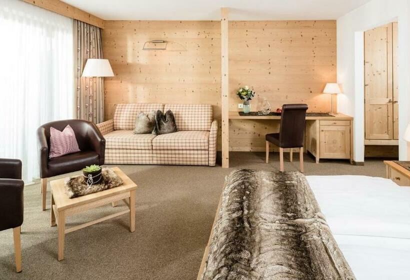 Полулюкс, Boutique Hotel Nives Luxury & Design In The Dolomites