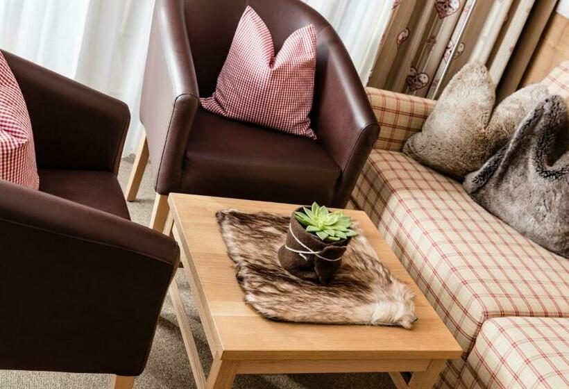 Полулюкс, Boutique Hotel Nives Luxury & Design In The Dolomites