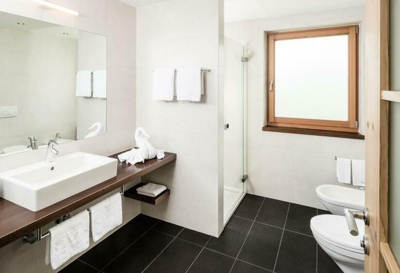 Полулюкс, Boutique Hotel Nives Luxury & Design In The Dolomites