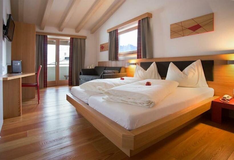 جناح جونيور, Al Cervo