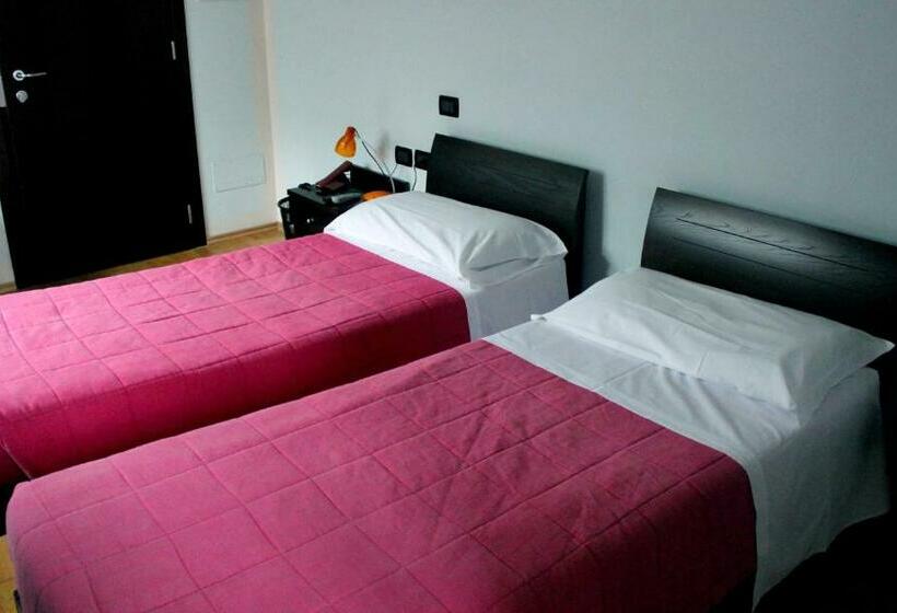 标准间, Albergo Delle Industrie