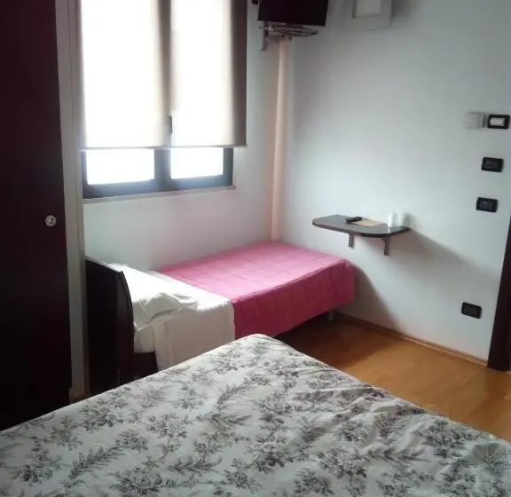 スタンダードトリプルルーム, Albergo Delle Industrie