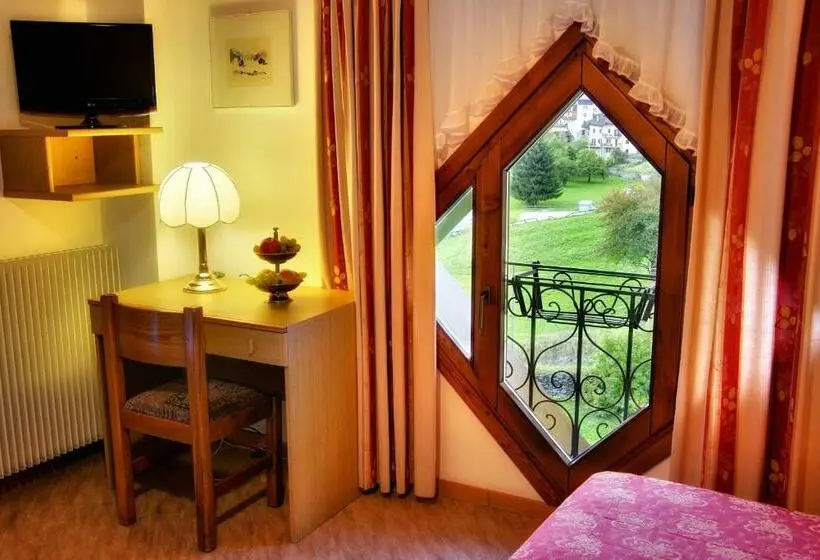 Standard Yhden Hengen Huone, Albergo Miramonti