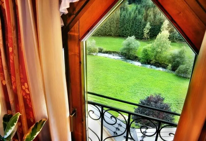 Standard Yhden Hengen Huone, Albergo Miramonti