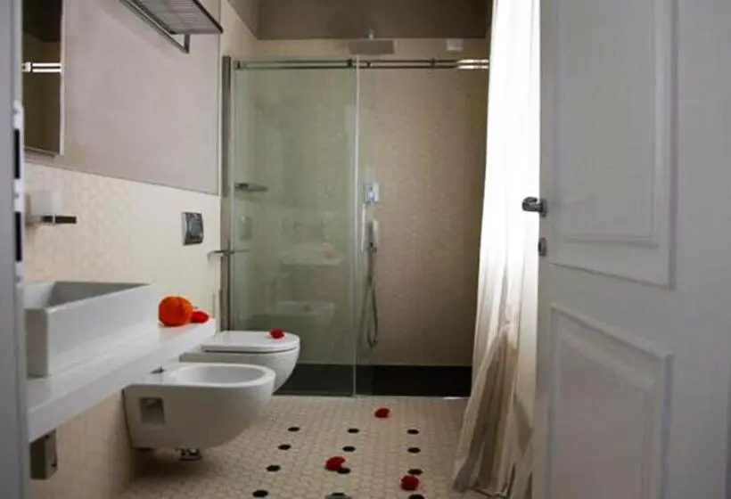 Superior room with lake view, Arancioamaro