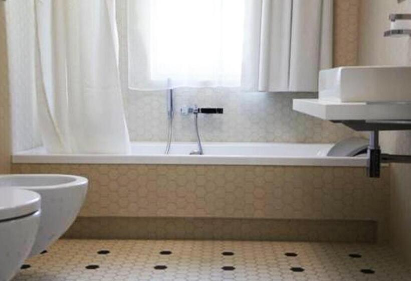 סוויטה עם טרסה, Arancioamaro