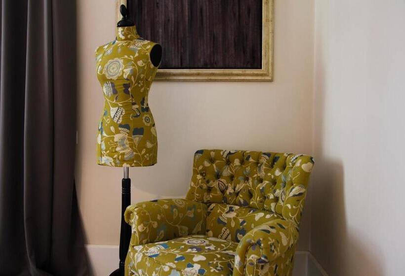 Superior room with lake view, Arancioamaro