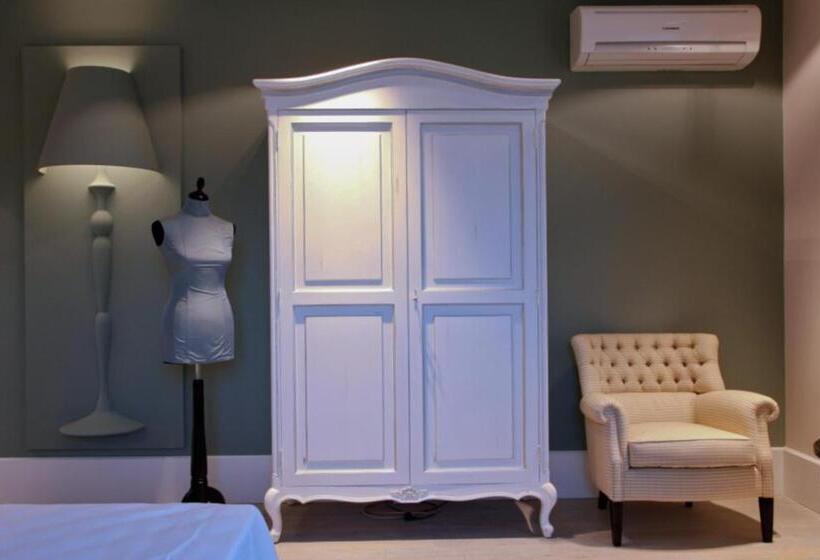 Superior room with lake view, Arancioamaro