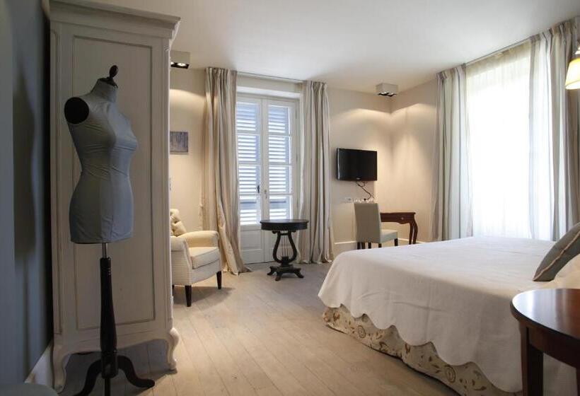 Superior room with lake view, Arancioamaro