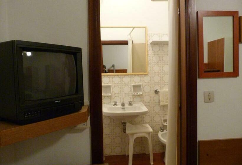 スタンダードトリプルルーム, Bologna