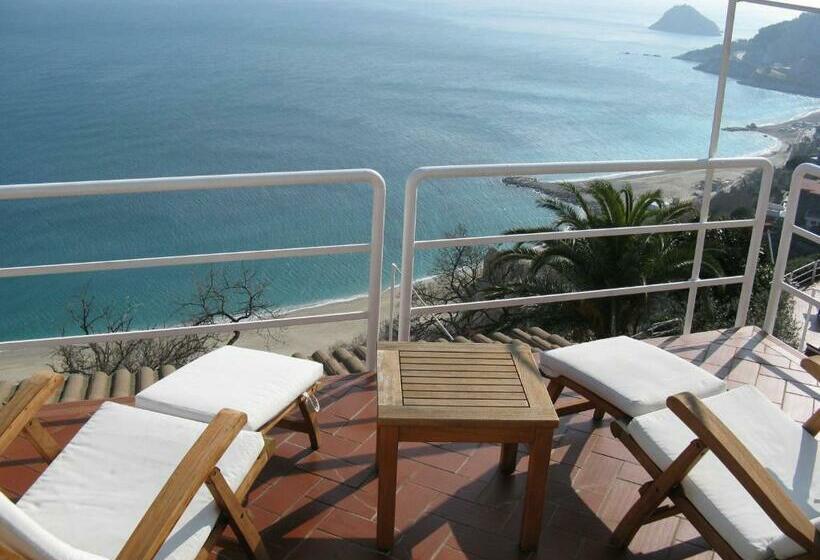 חדר דלוקס נוף לים, Claudio