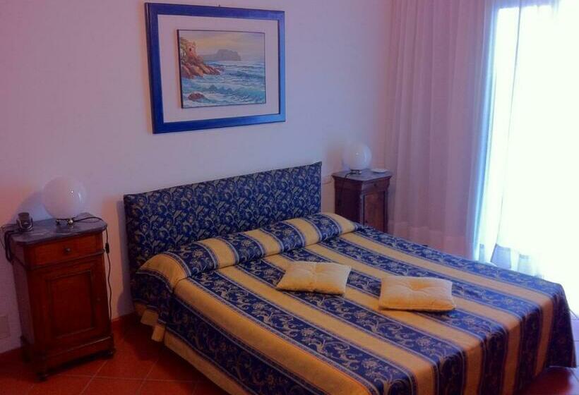 חדר דלוקס נוף לים, Claudio