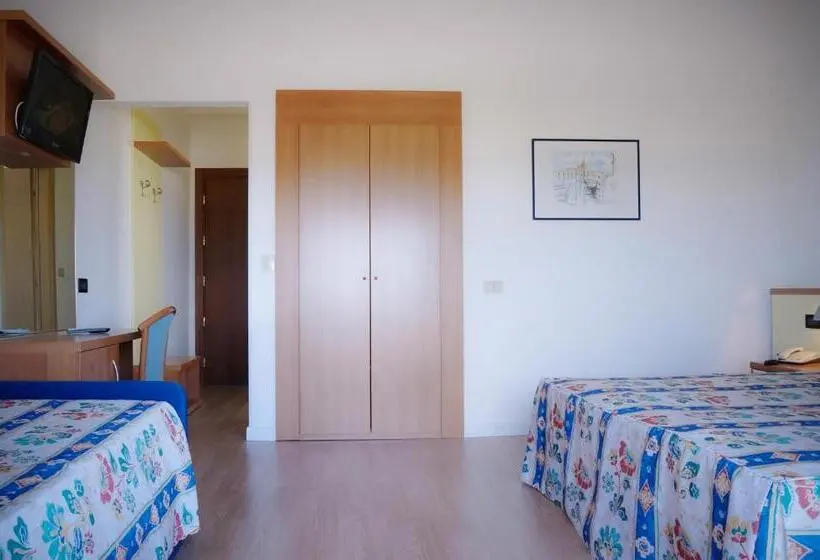 Triple Room Sea View, Continental