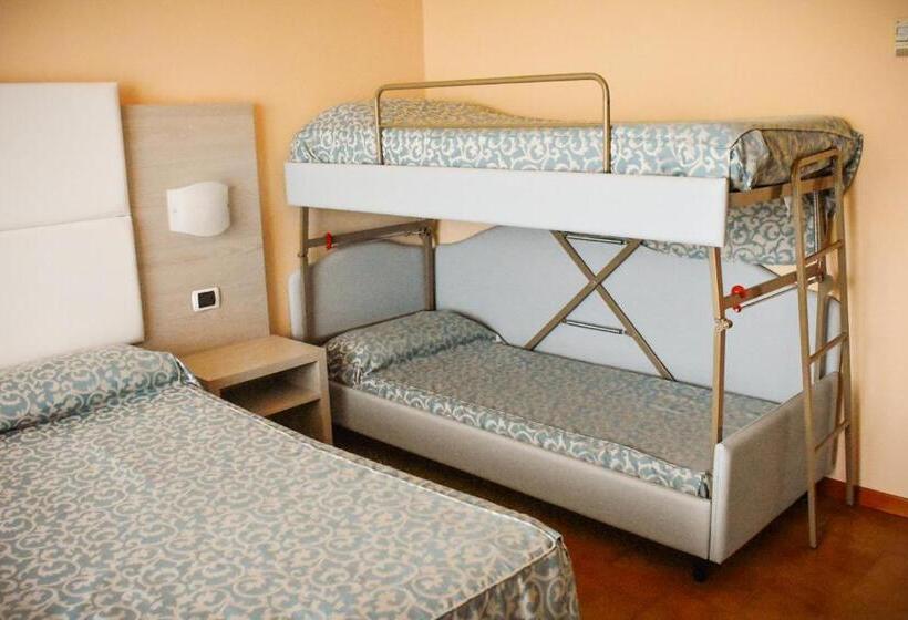 景色の見えるスタンダード４人部屋, Costa Verde