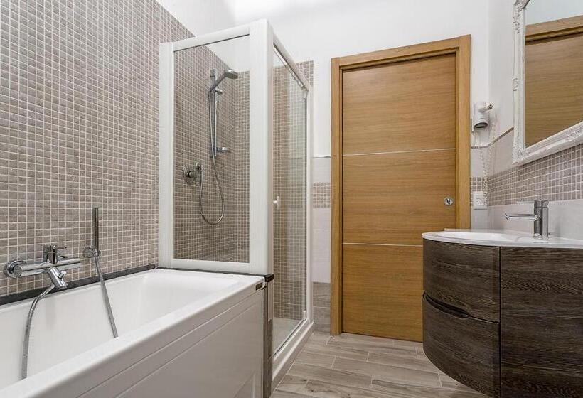 חדק דלוקס עם ג'קוזי, Il Buongustaio