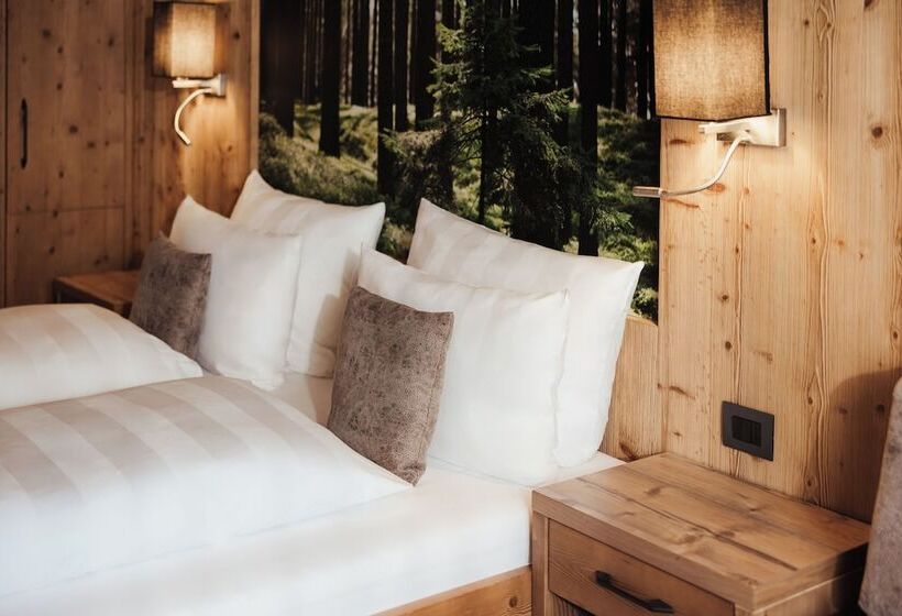 标准三人间, Jägerhof