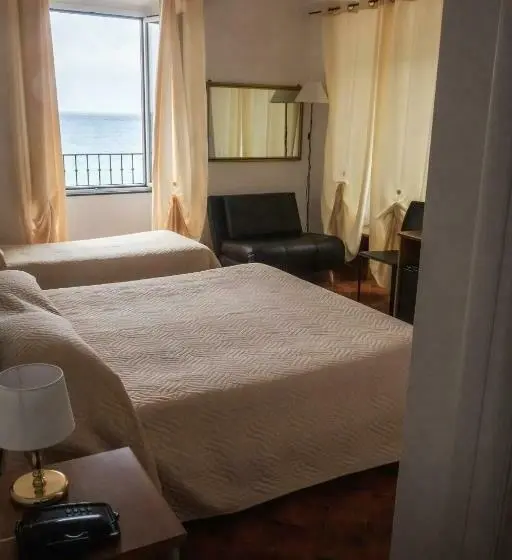 Basic Kolmen Hengen Huone, Miramare