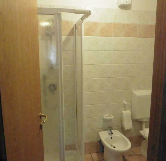 غرفة عائلية, Mont Nery